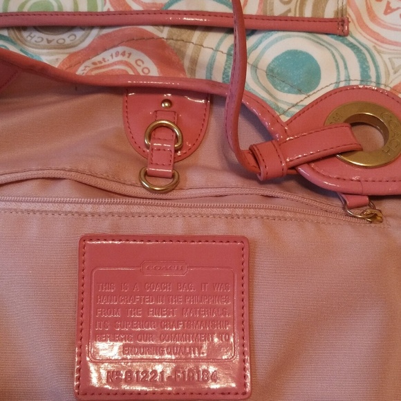 SOLD Coach F19184 Beach Print Multicolor Tote GUC - Picture 4 of 7